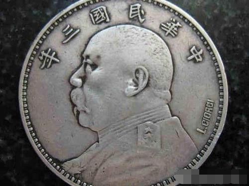 两男子偷卖绝户老人银元获刑，一次反思与寻找内心平静的旅行