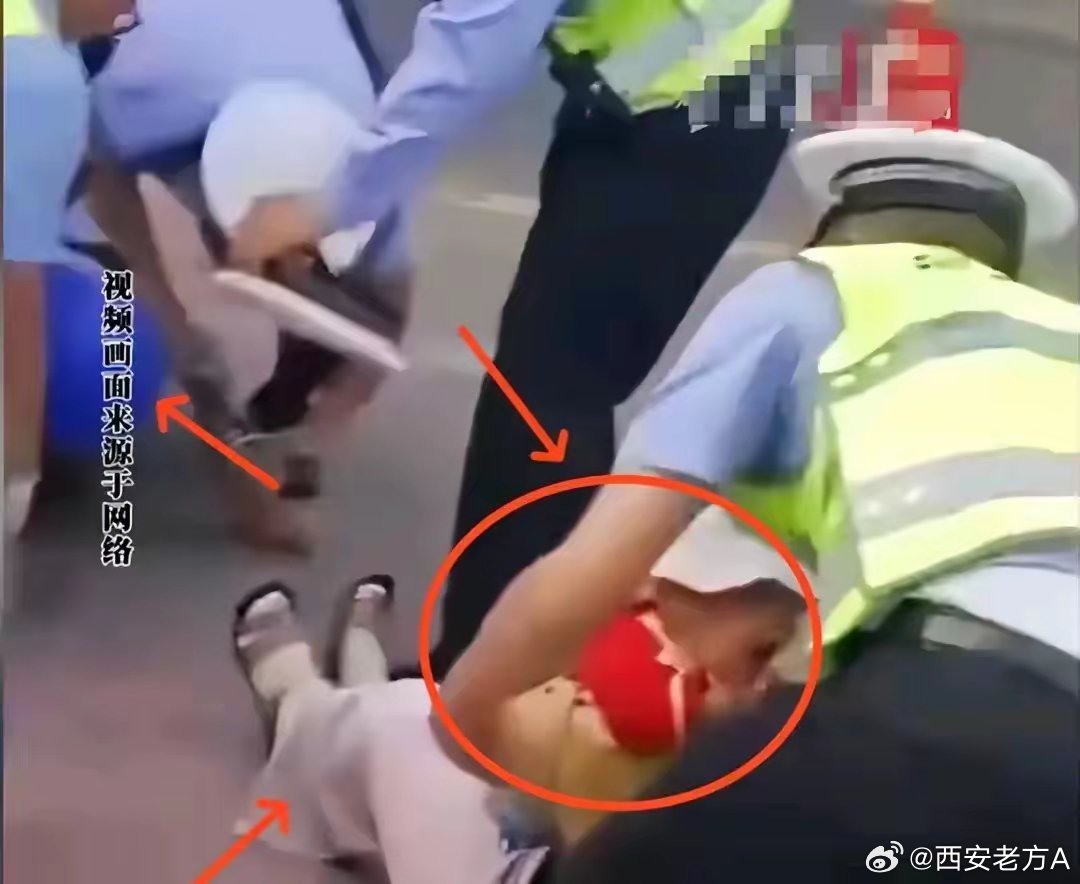 震惊！68岁司机与交警发生肢体冲突导致悲剧身亡