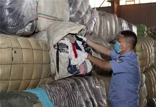 海关意外发现，废旧床垫背后的秘密与故事，共查获带血废旧床垫23件