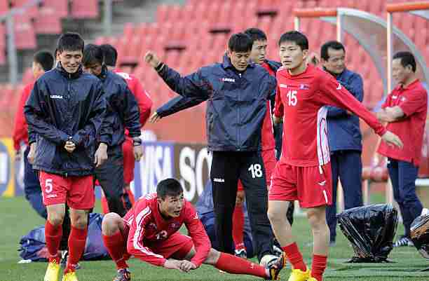 朝鲜U17足球队率先获得亚洲杯入场券，足球场上的励志与自信之路