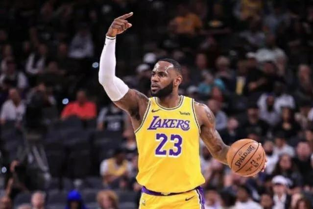 詹姆斯，从挫败走向辉煌的NBA历史打铁王之路