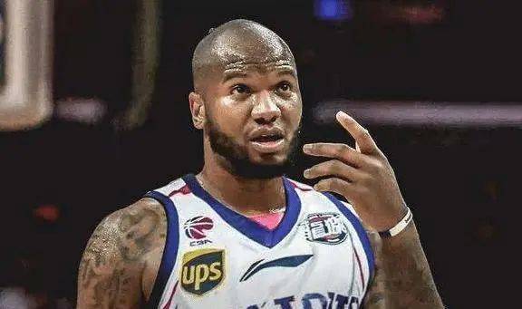前NBA球星阿隆·贝恩斯退役，科技新星照亮未来之路的征程启航