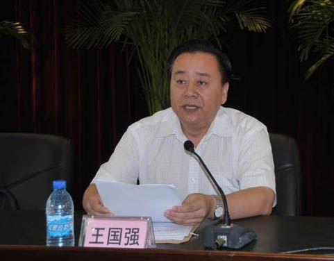 副市长辞职外逃探索自然美景，昔日举报市委书记成人生新起点