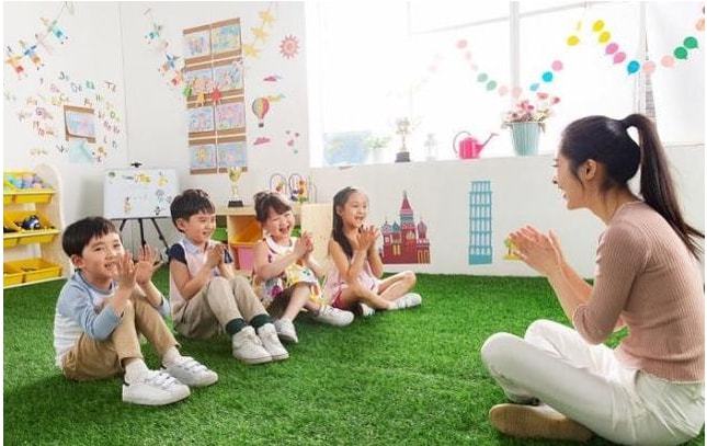 浙江公办幼儿园乳儿班，爱与陪伴的温馨日常