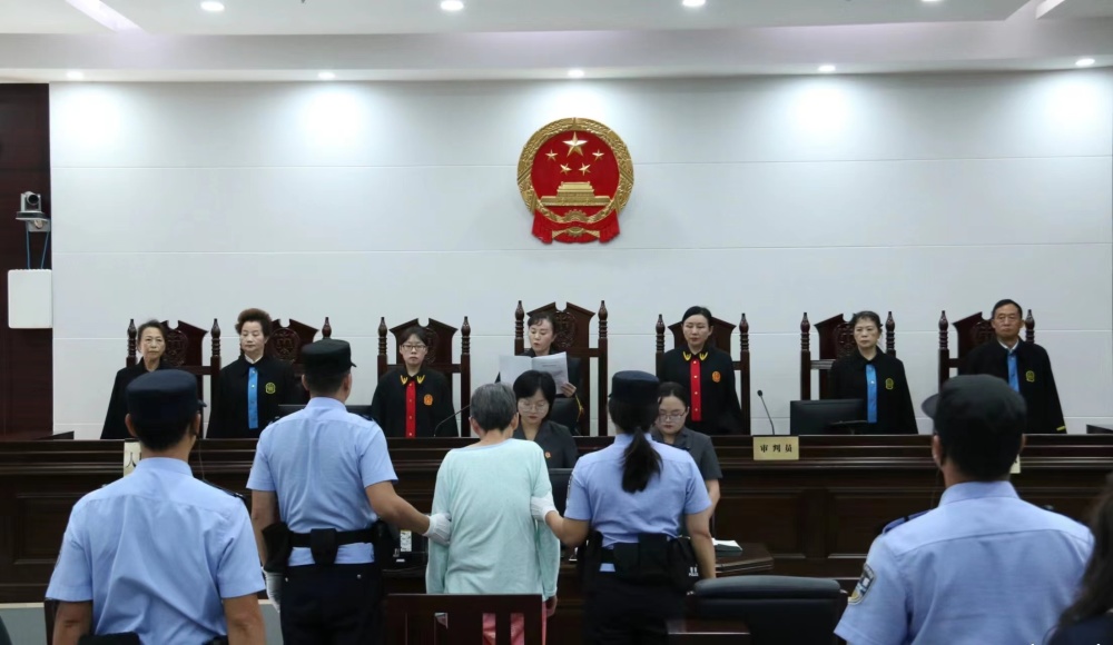 余华英拐卖儿童案择期宣判，法律与人情的较量