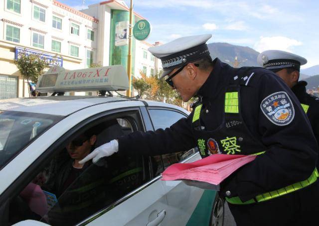 广州交警查处深夜飙车事件，飙车变心灵之旅，呼吁探索自然美景的力量
