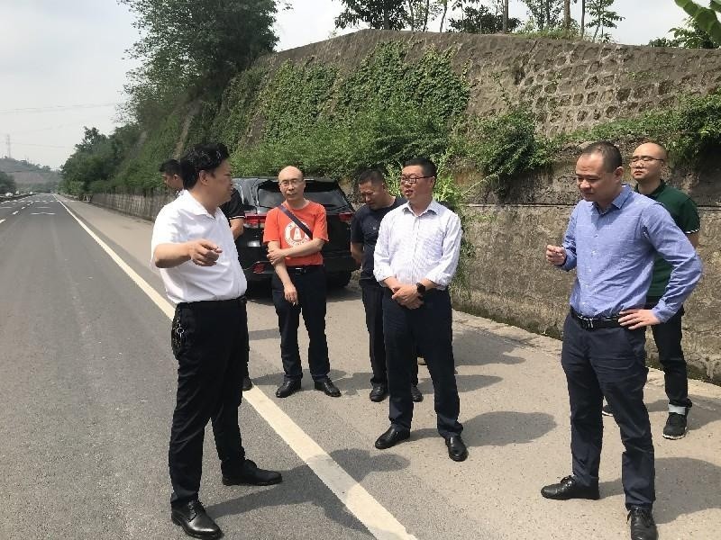 自信闪耀的励志之旅，探索最新大嘴出装指南