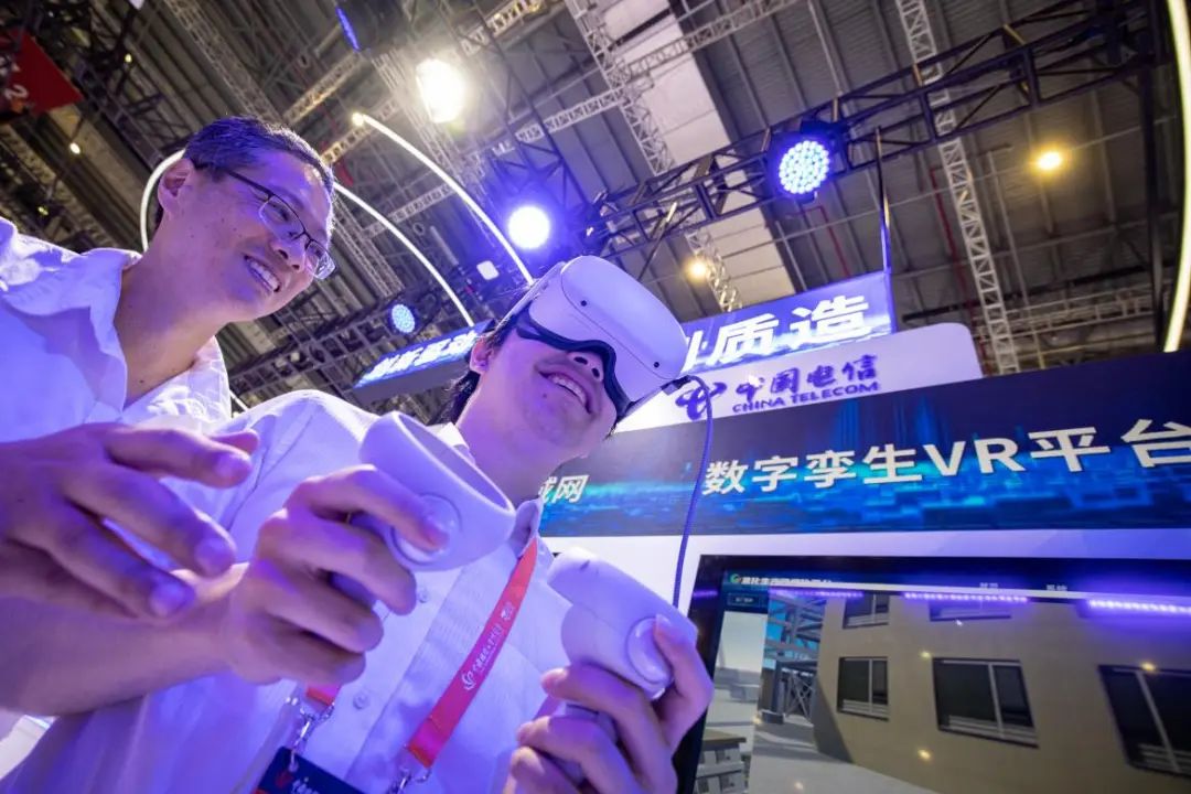 高科技重塑生活，体验前所未有的未来科技之旅——最新标准日语带你领略未来科技风采