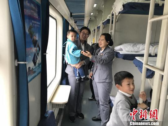 东兰最新新闻,东兰的温馨日常，友情、家庭与爱的新闻故事