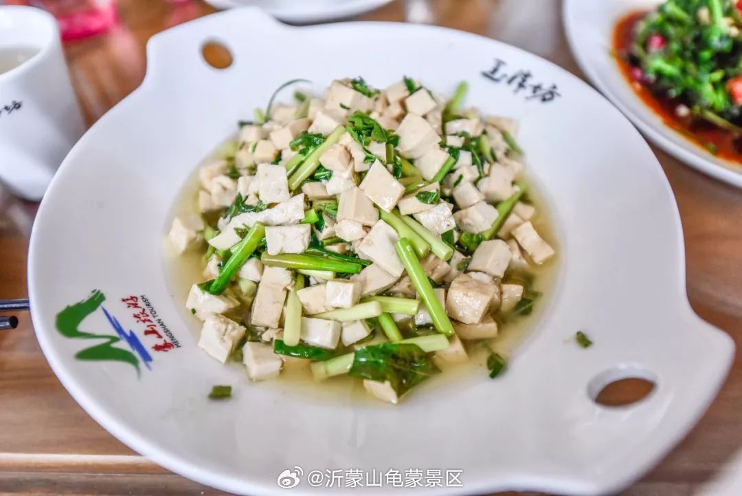 临朐窦最新,临朐窦最新，小巷中的美食秘境