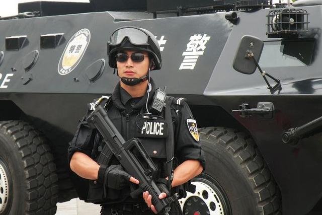 如何成为最新特警队员，详细步骤指南