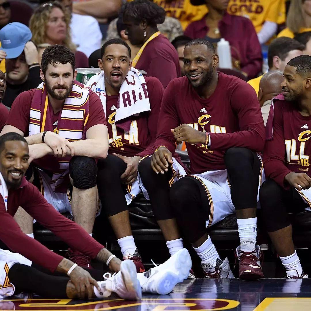 NBA骑士队最新动态，铸就新时代的荣光荣耀返回。