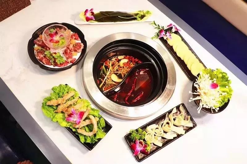 GL825S最新动态揭秘，小巷中的隐藏美食天堂