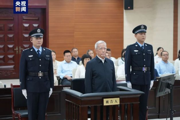 重庆协警改革最新动态，影响及观点分析
