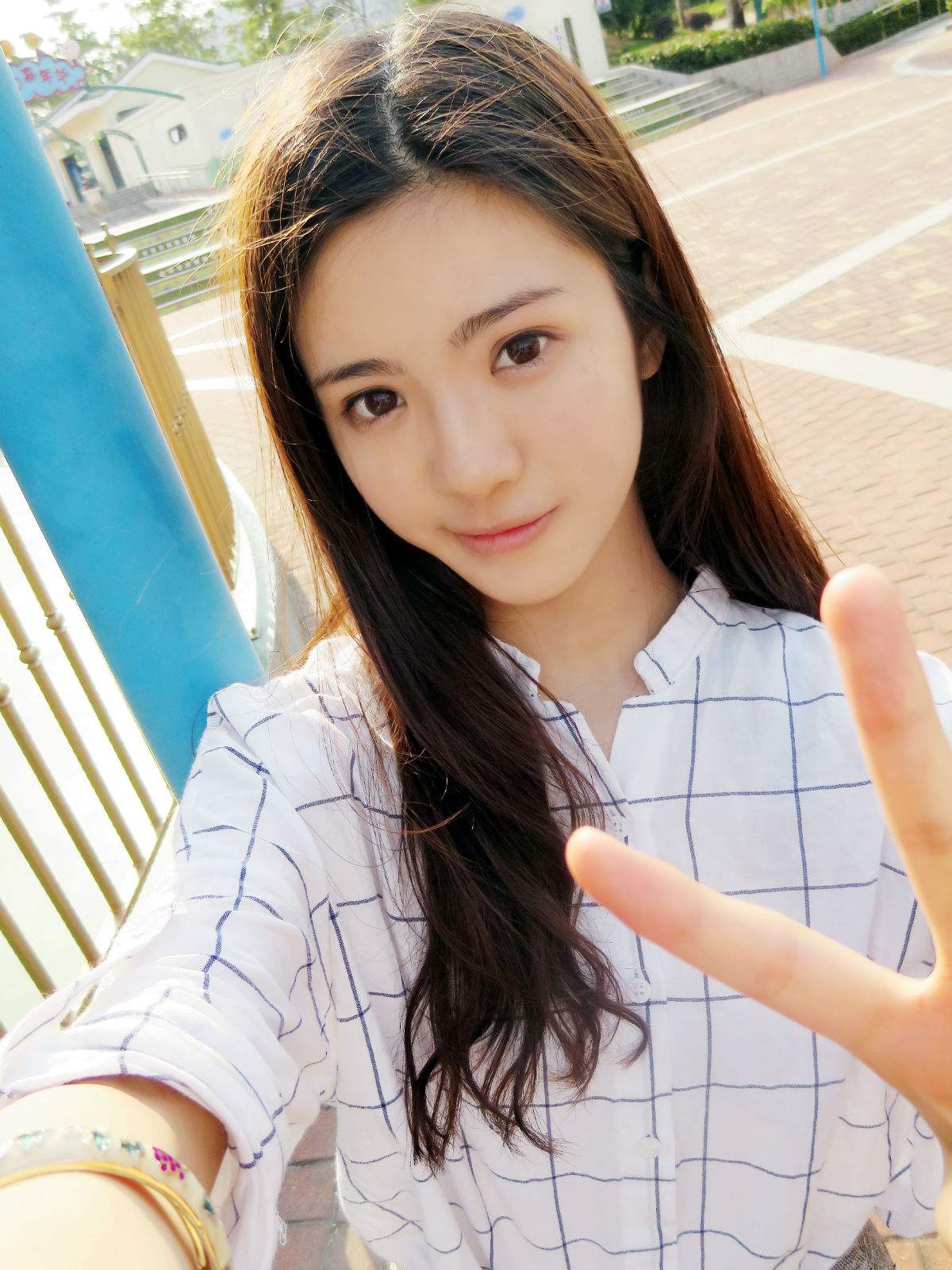 长泽绘里奈探寻自然美景之旅，内心平和之地的最新作品