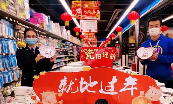 疫情最新进口背景下的小明购物之旅与友情传递的温暖时刻