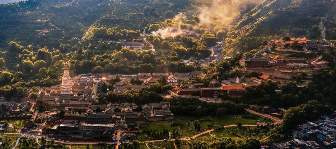 探索自然美景，追寻内心平和，最新硕士学位引领旅行新潮流