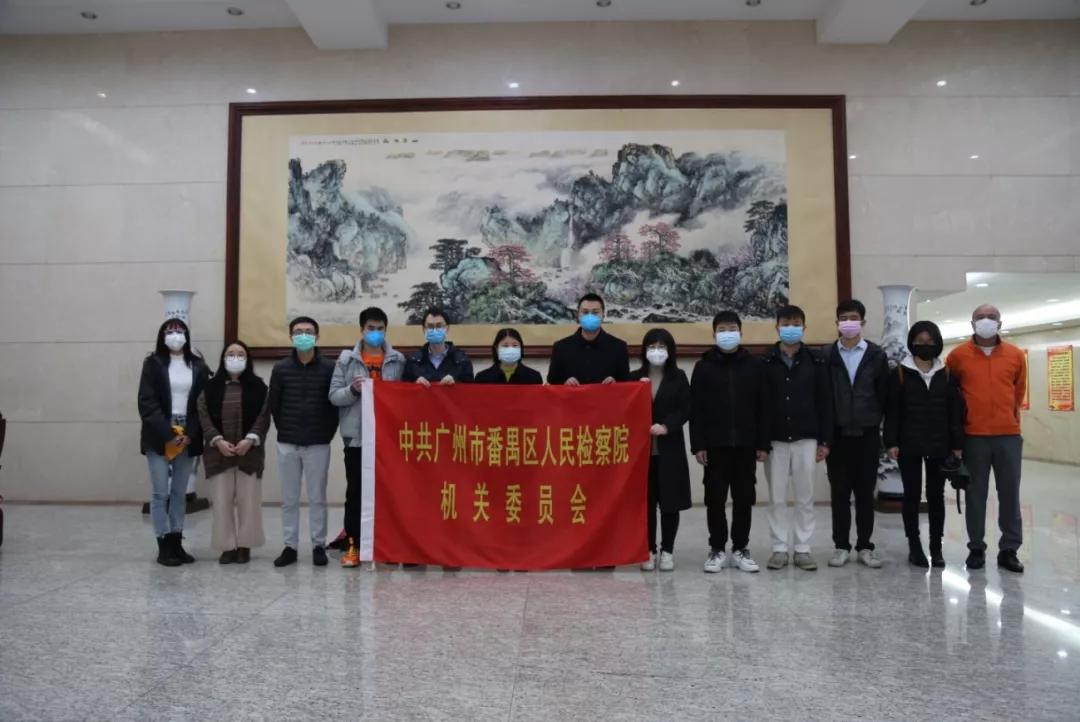 尖刀出鞘演员，小巷中的星光闪耀时刻