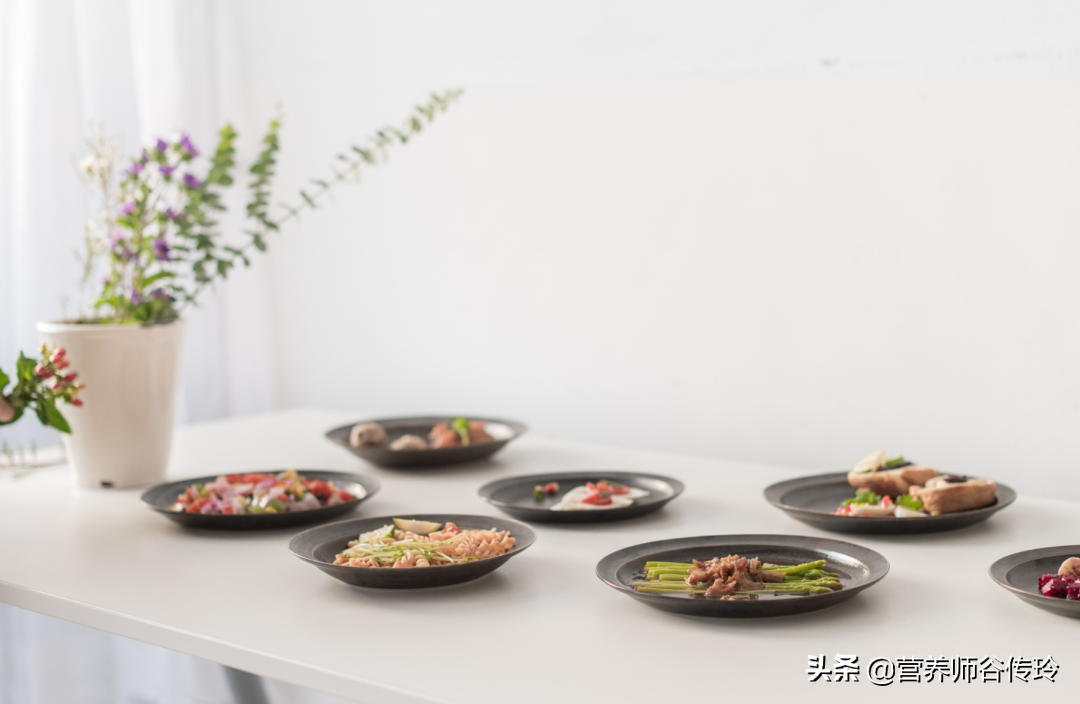 明星餐制作全攻略，从食材挑选到烹饪完成