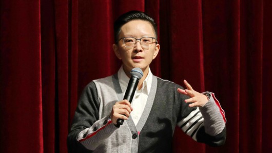 老演员于洋的轻舞飞扬之旅，与自然美景的邂逅时光