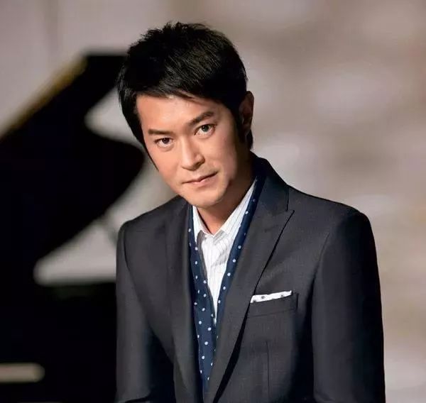 甄子丹新发型亮相，魅力四溢，惊艳全场！