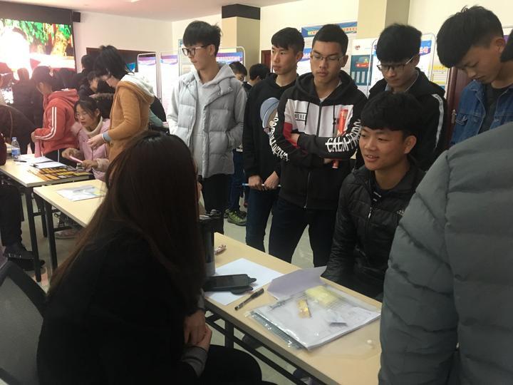 店口最新招工现象，深度分析与观点洞察