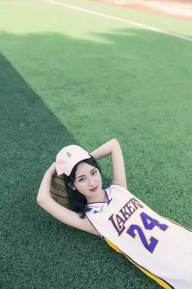 最新篮球场，时代印记与热血青春的碰撞