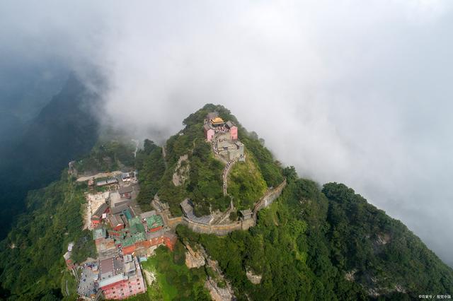 武当山机场最新动态，探索自然美景，启程心灵宁静之旅