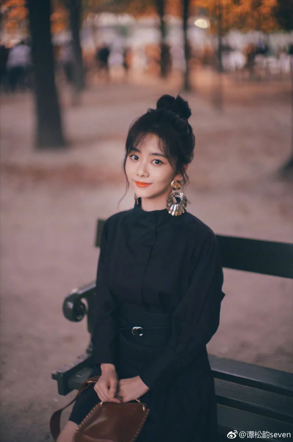 谭霖敖卓韵最新动态揭秘，小巷中的隐藏美食天堂