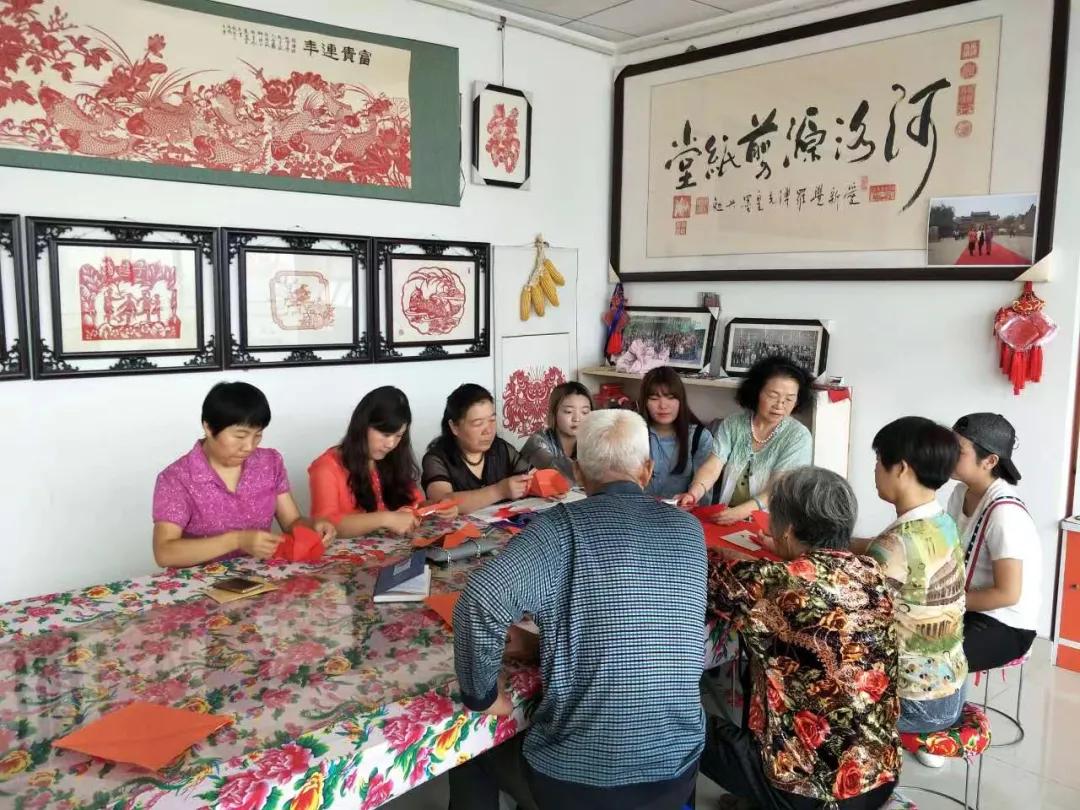 科技与艺术完美融合，最新款门花亮相市场